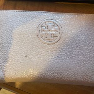 Lightly used Tory Burch wallet with detachable wristlet strap